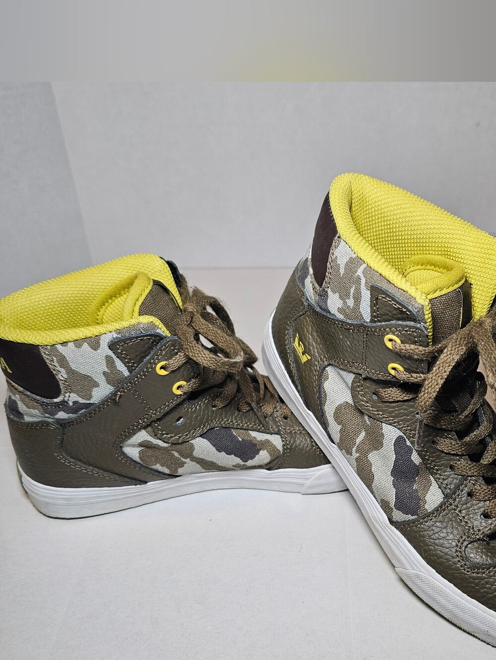 Supra FTWR Boy Skate Shoes Sneakers Kids Size 5 Camouflage